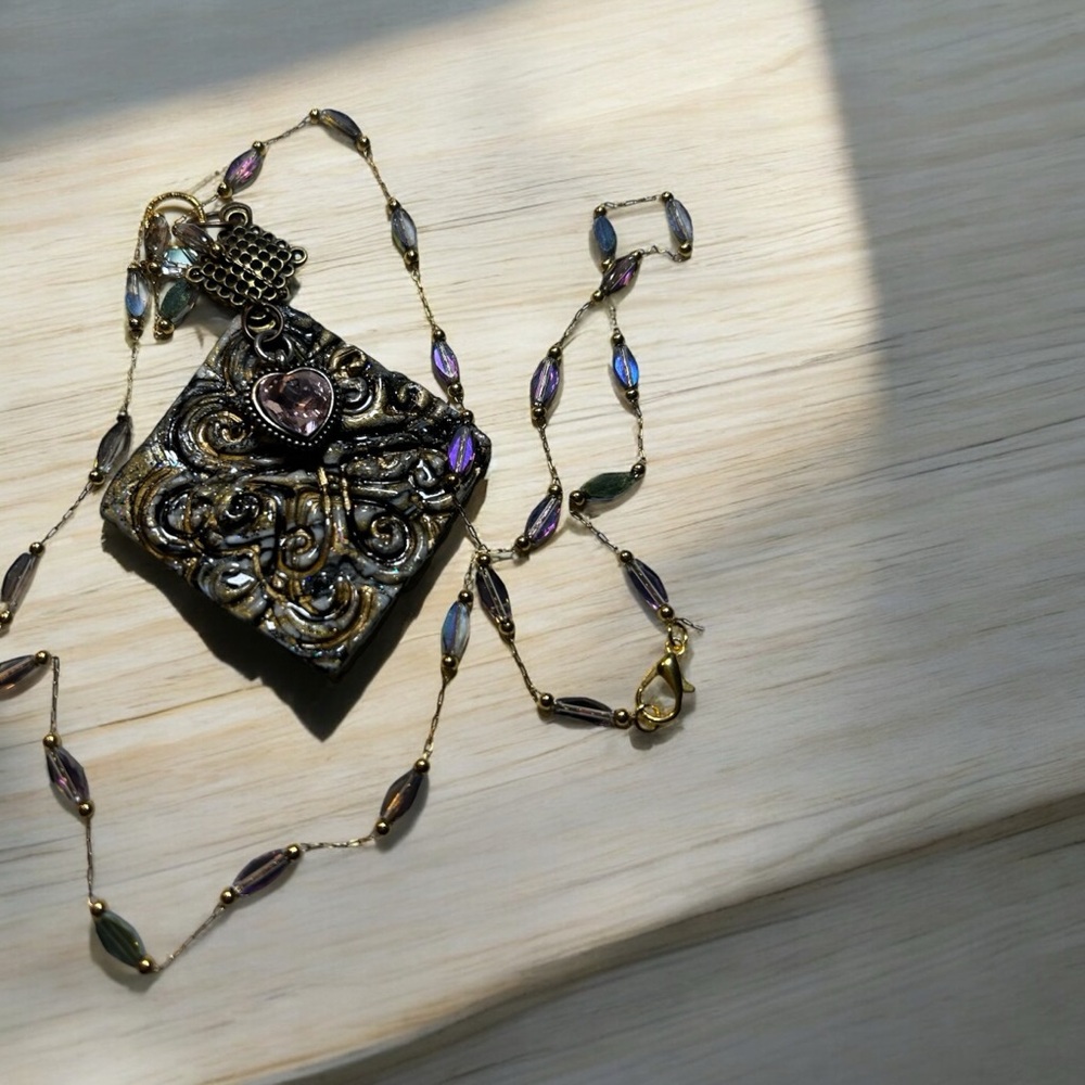 Eclectic pendant